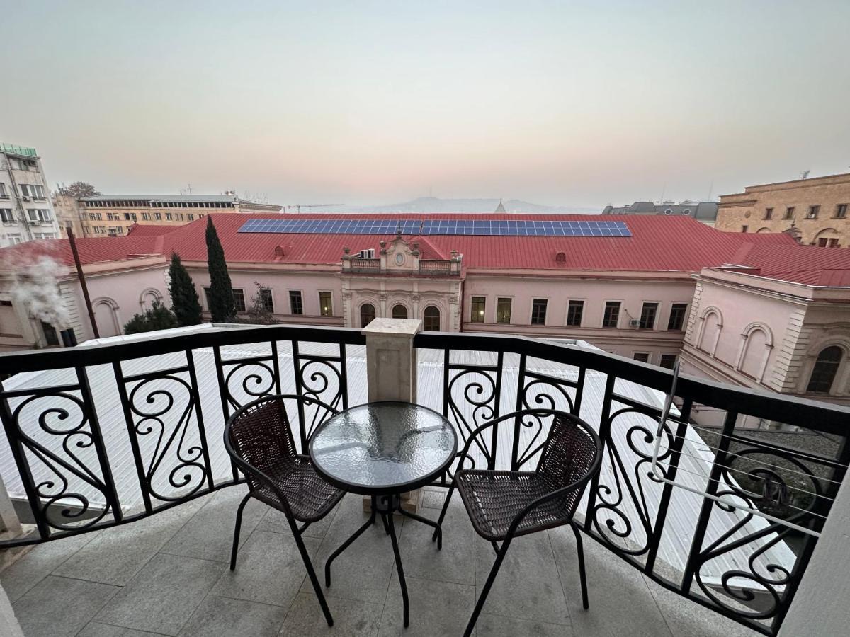 Apartment In Downtown "Rustaveli Residence" 第比利斯 外观 照片