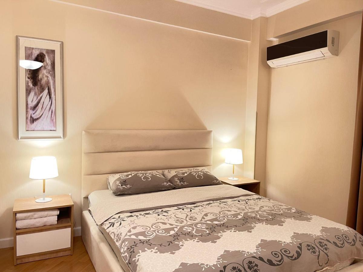 Apartment In Downtown "Rustaveli Residence" 第比利斯 外观 照片