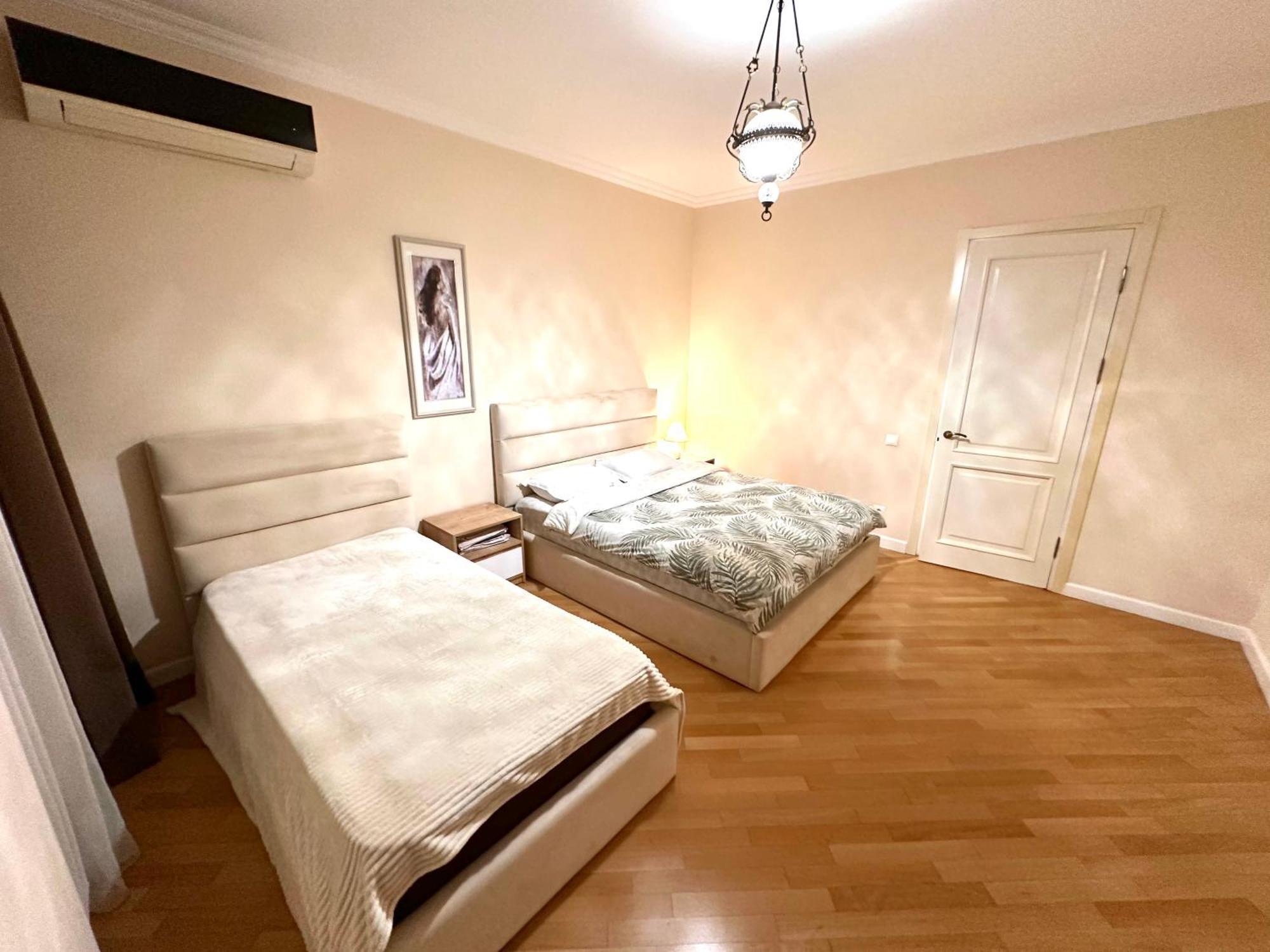 Apartment In Downtown "Rustaveli Residence" 第比利斯 外观 照片